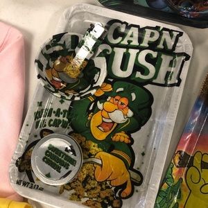 Cap Kush Rolling Tray set